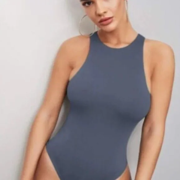 Women's Bodysuit Sleeveless Scoop Neck Stretch Top size: small (4) US - Picture 2 of 3